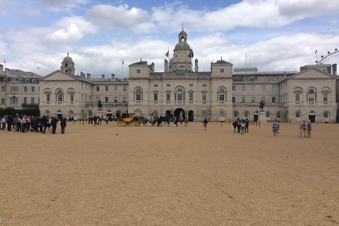 3 Hour Guided Private Walking Tour: The Best of London - Piccadilly, royal parks, and the ceremonial walk to Buckingham