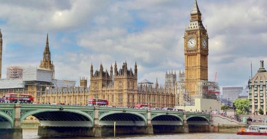 4-Hour Private Tour of London in a Panoramic Black Cab - Westminster Abbey and Parliament Square: the power center moments