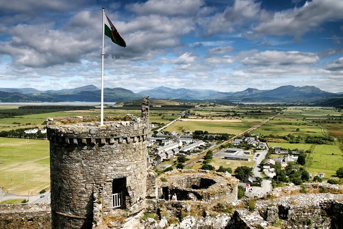 5-Day Discover Wales Small-Group Tour from London - Day 1: Hay-on-Wye book town, Elan Valley views, and first nights in Aberystwyth