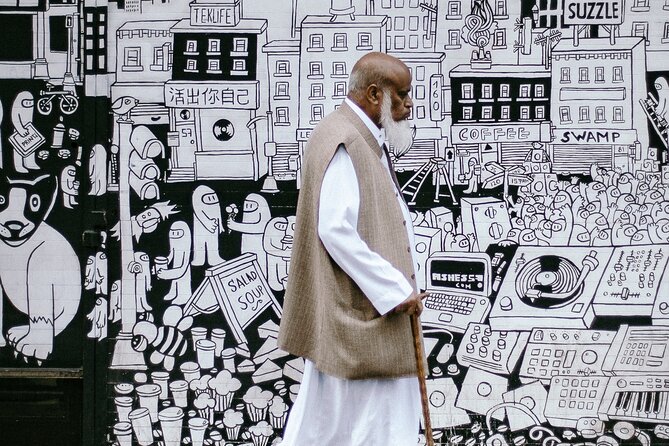 A Ball of Chalk - Guided Private East End Walk - Brick Lane Jamme Masjid: One Building, Three Faiths
