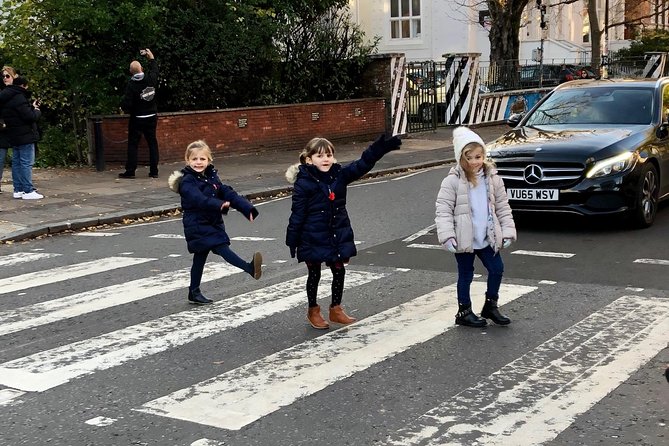 A Beatles London taxi tour and sightseeing experience - Stop 1: London Palladium and the Moment Beatlemania Lit Up