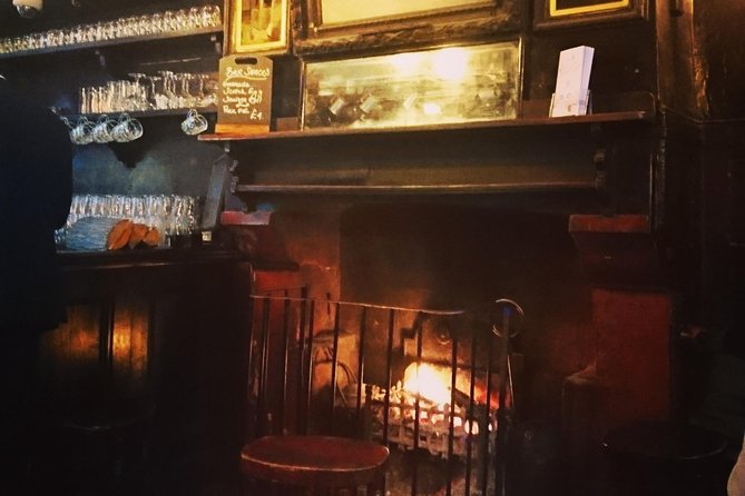 A Christmas Carol and Charles Dickens Old London Walking Tour - Why this Christmas Carol London walk feels different year-round