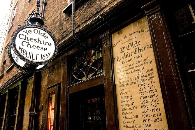 A Christmas Carol and Charles Dickens Old London Walking Tour - Royal Exchange steps: Scrooge’s ghost tour with a real civic backdrop