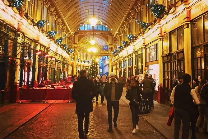 A Christmas Carol and Charles Dickens Old London Walking Tour - George and Vulture: when an interior feels like a time machine