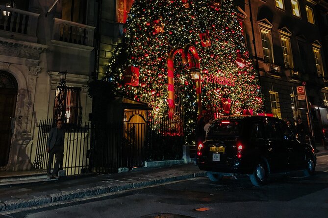 A Fairytale Christmas Day with Food and Christmas Concert - Covent Garden Tree Time, Mistletoe, and the Sweet Spot for Holiday Atmosphere