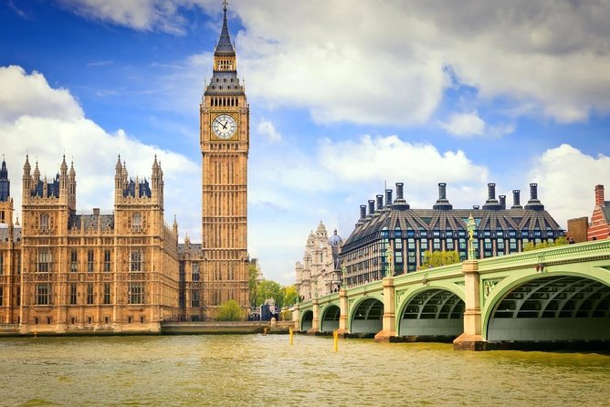 Arrival Transfer: London Train Stations to London Hotels - What the Car Experience Prioritizes: Cleanliness and Back-Seat Safety