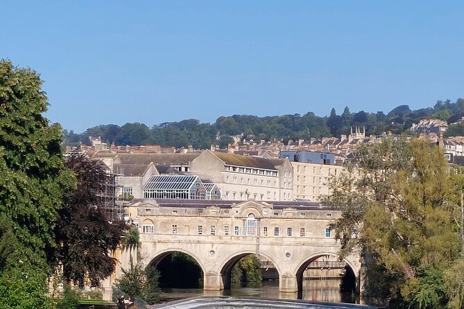 Bath and Cotswolds Guided Tour from London - Guides and English clarity: what to watch for