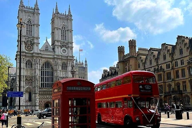 Best of London Tour: Tower of London and Churchill War Rooms - St Paul’s Cathedral photo stop: see the dome without betting on tickets
