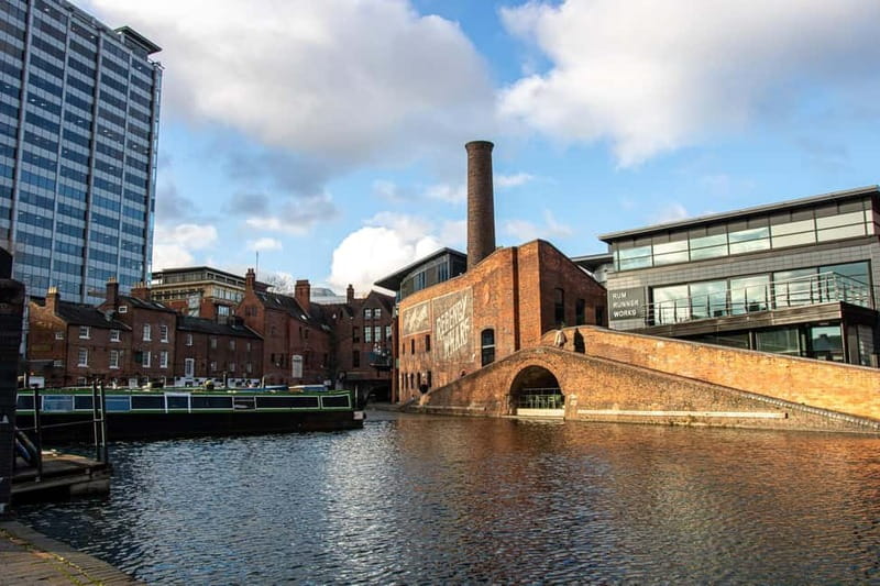 Birmingham Slogging Gang Evening Walking Tour with Pub Stops - Finishing near Gas Street Basin: letting the canal story land