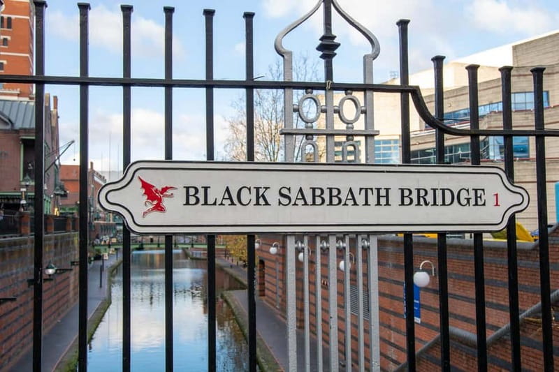 Birmingham Slogging Gang Evening Walking Tour with Pub Stops - Who this tour fits best