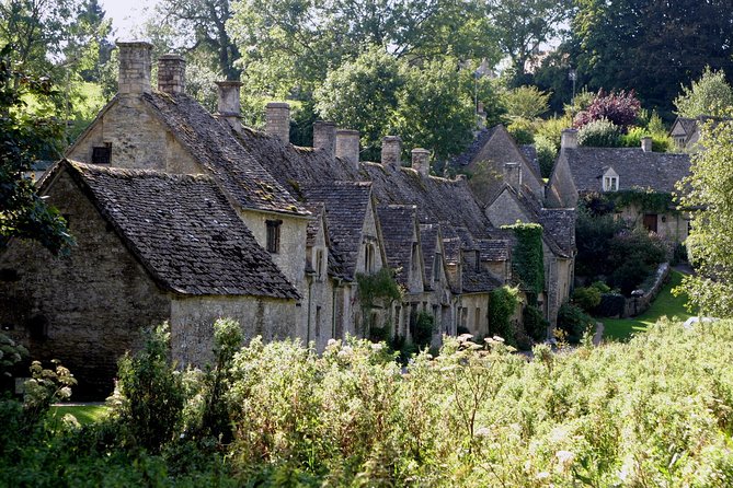 Blenheim Palace Tour and The Cotswolds Day Trip from London - Seasonal Note: What Christmas at Blenheim Can Change