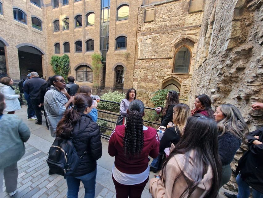 Borough Market Food Tour - The Thames interlude: a short walk that adds atmosphere