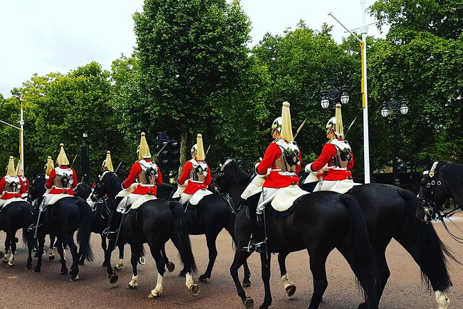 British Royalty walking tour including The Changing Of The Guard! - Is $28.98 a good deal for a 3-hour small-group tour?