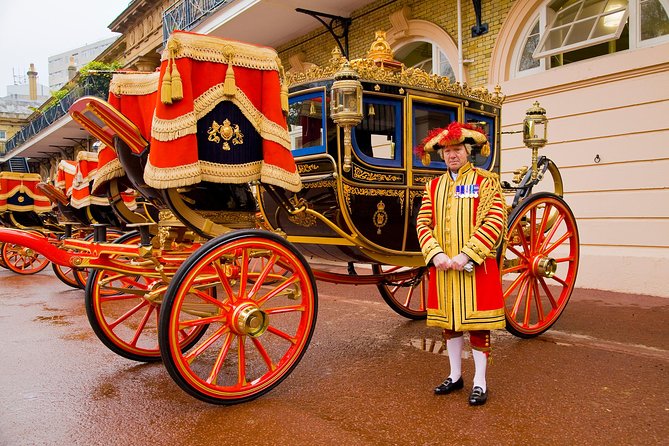 Buckingham Palace: Admission ticket to The Royal Mews - What you will actually see in the Royal Mews yard