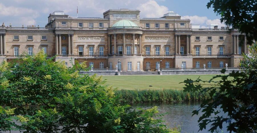Buckingham Palace and Stonehenge Tour - Inside Buckingham Palace: State Rooms, audio guide, and practical rules