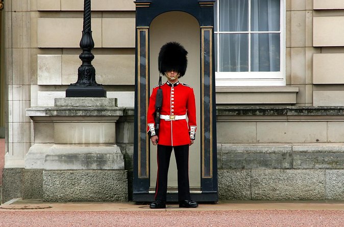 Buckingham Palace, Changing of the Guard & Thames Boat Ride - Who should book this royal mix of palace, politics, and river views