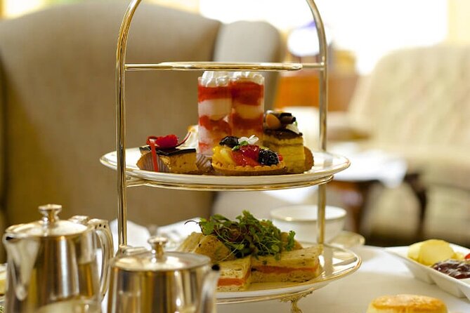 Buckingham Palace, St James Palace & Tea at Kensington Palace - Your day of Royal London, from St James to Kensington tea