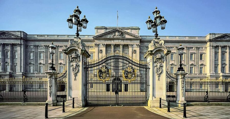 Buckingham Palace: The State Rooms Entrance Ticket - Practical etiquette and rules that affect your visit