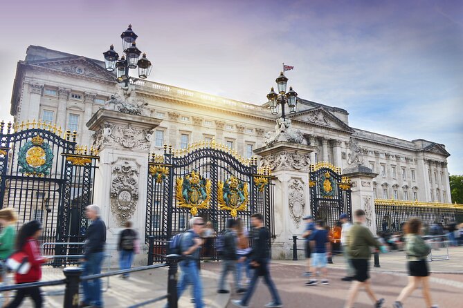 Buckingham Palace Visit & Changing of the Guard Walking Tour - Meeting at St. James’s, Then Getting Positioned for the Guard