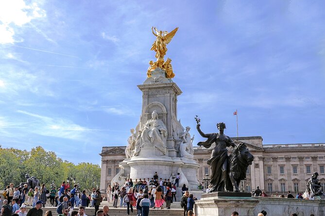 Buckingham Palace: Walking Tour with Entry & Audio Guide - St James Park and the royal zoo grounds you can actually picture
