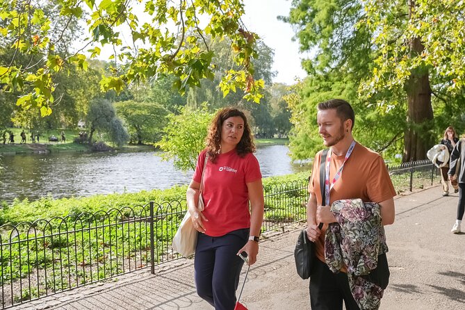 Buckingham Palace: Walking Tour with Entry & Audio Guide - The King’s Tour Artists exhibition: a 2025 bonus