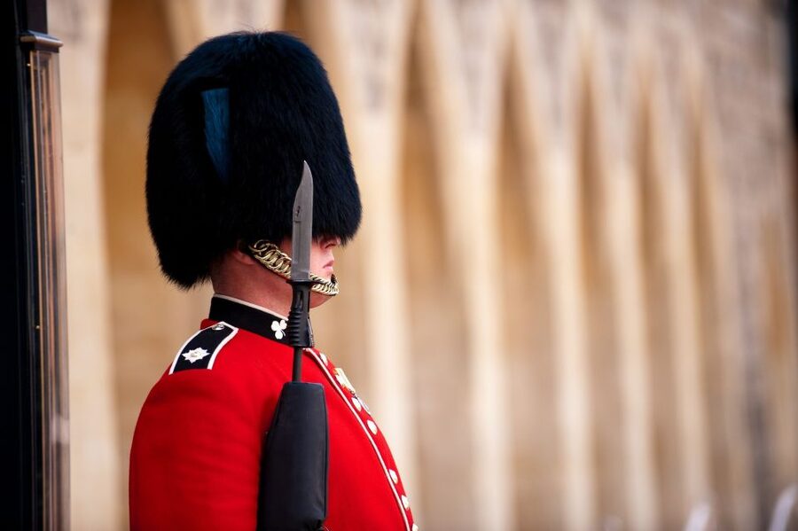 Buckingham Palace & Windsor Castle: Full-Day Tour - Windsor town time: photos, atmosphere, and practical shopping
