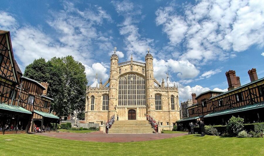 Buckingham Palace & Windsor Castle: Full-Day Tour - Windsor Castle: how to enjoy State Apartments and St George’s Chapel