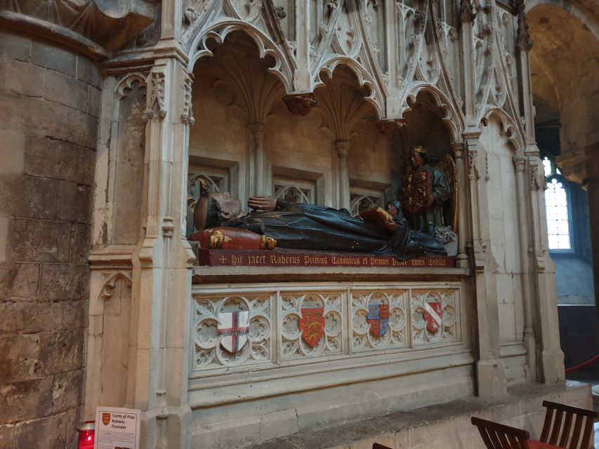Burnings, Butchery & Black Death: London's Bloody Past - What this tour does best: a short walk with a long memory
