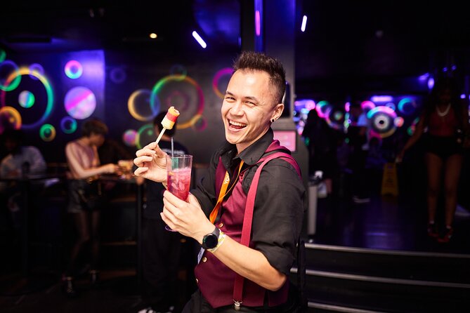 Camden Pub Crawl in London - Hosts and photos: why this tour feels social, not just transactional