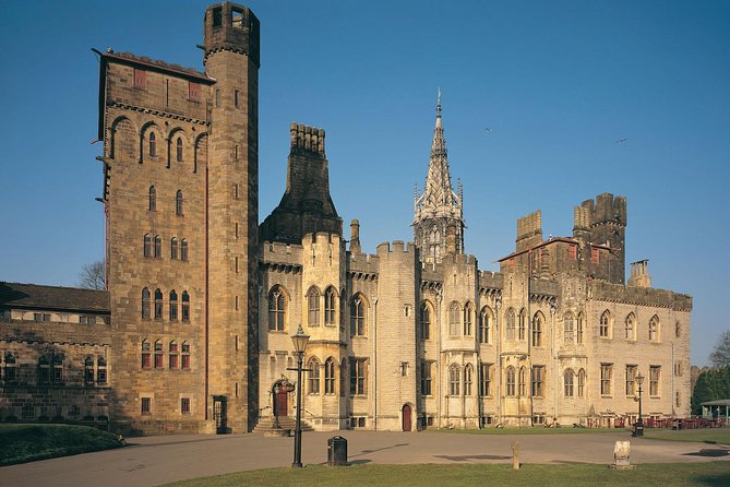 Cardiff Day Tour from London with Local Guide (Visit Wales) - England to Wales in one day, no passport stress