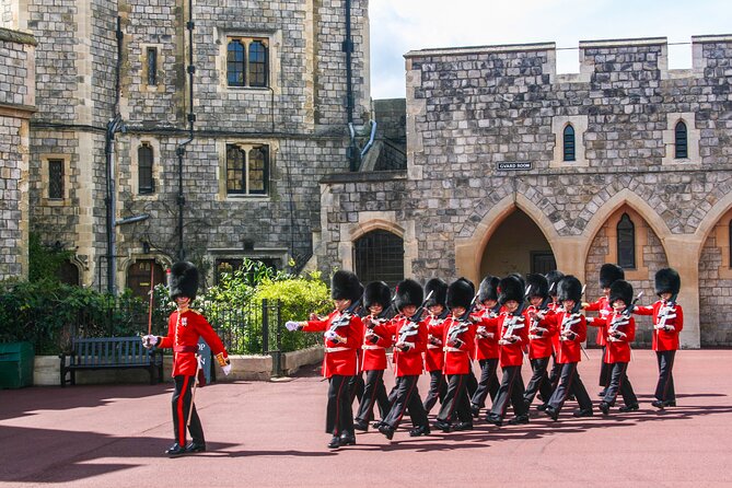 Changing of the Guard Guided Tour at Buckingham Palace - Walking the St. James’s area: part of the value