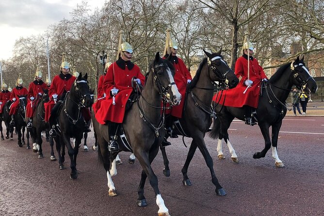 Changing of the Guard Guided Walking Tour in London - Pace, Steps, and Crowd Reality: The Part You Should Not Skip