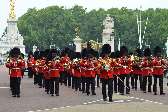 Changing of the Guard Walking Tour - What the Tour Is Really Like in 1 Hour 45 Minutes