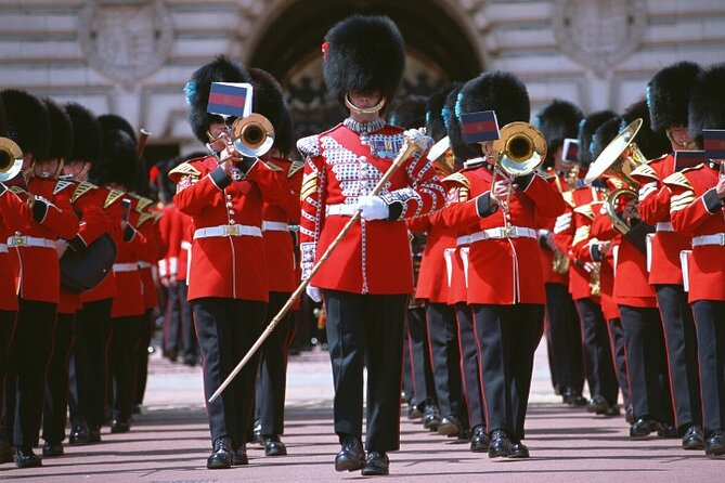Changing of the Guard Walking Tour in London at Buckingham Palace - Walking route logic: Victoria Palace Theatre to Whitehall on 3 miles