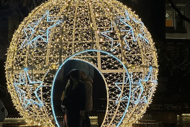 Christmas Lights and Markets London Taxi Tour - Stop 4: Southbank Centre and the Thames glow