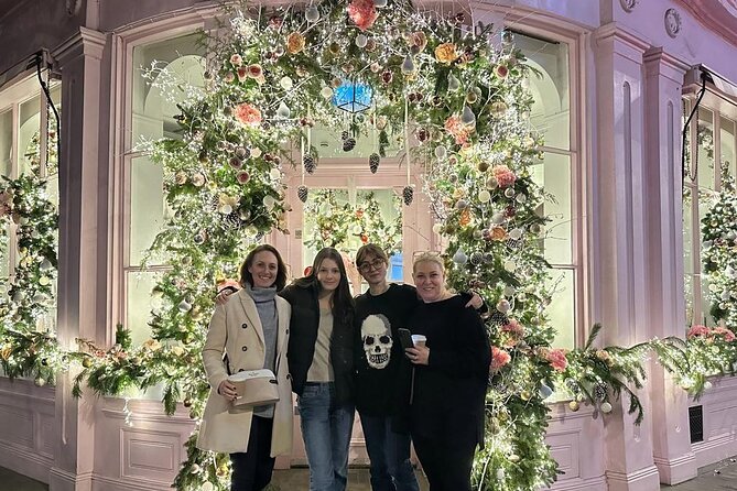 Christmas Lights and Markets London Taxi Tour - Stop 5: Chelsea and Kensington for a more upscale light stroll