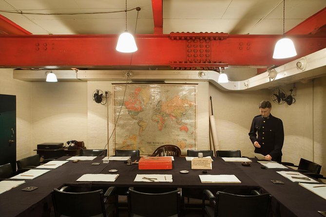Churchill War Rooms "Behind The Glass" and Private Car Tour - Should you book Churchill War Rooms Behind the Glass with a private guide?