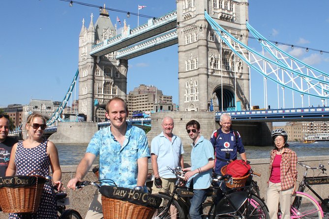 City & Secrets: Explore London's Hidden Gems - Southwark Bridge, Shakespeare’s Globe, and Tate Modern in One Late Afternoon