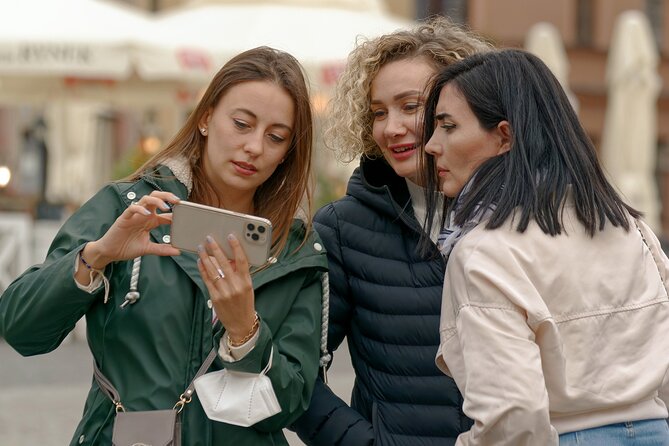Cluefall - Immersive Treasure Hunt in London's South Bank - The GPS-enabled app: turning landmarks into clues