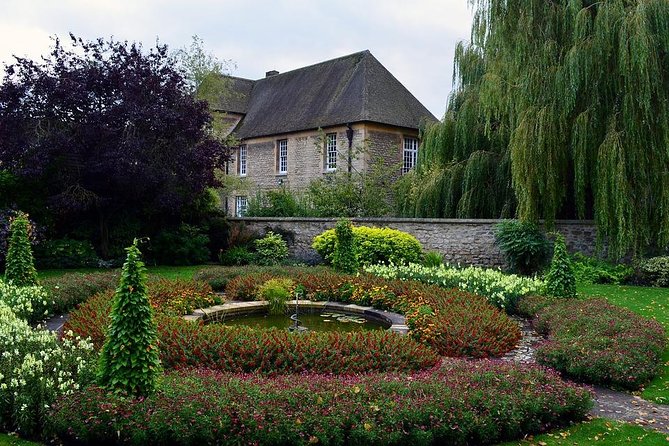 Cotswolds Villages and Oxford Full Day Tour from London - Group size, bus comfort, and what can make or break the day