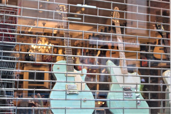 David Bowie Walking Tour of London - Meeting at the David Bowie Memorial and how the route finishes