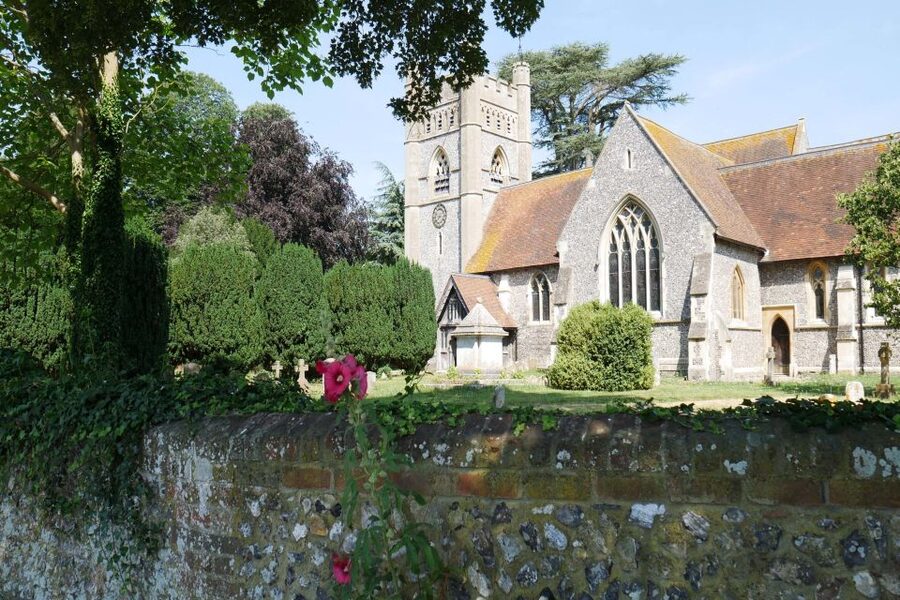 Day-Tour of the Midsomer Murders Locations - Mini-coach driving time, comfort, and real-world practicalities