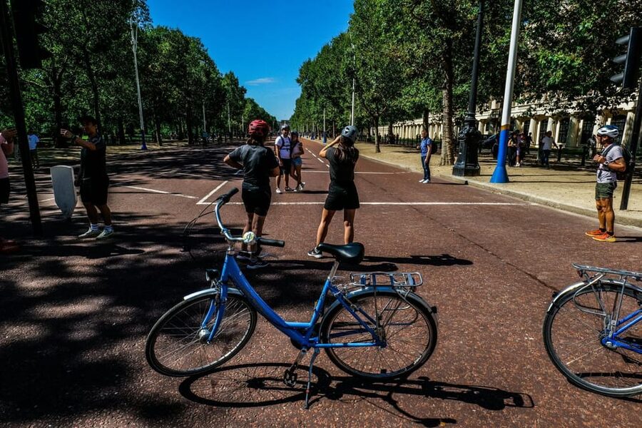 Destination London: E-Bike Tour - Battersea Power Station: industrial icon to park ride