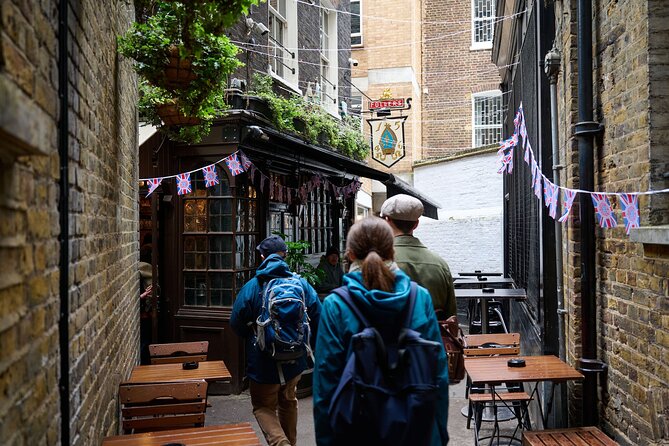 Devour London Historical Pub Tour:Traditional British Food & Ales - The “afternoon pub tour” format that actually works
