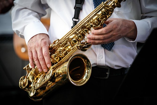 Dinner and Jazz Cruise on the River Thames - Live jazz on the Thames: where to sit for the best night