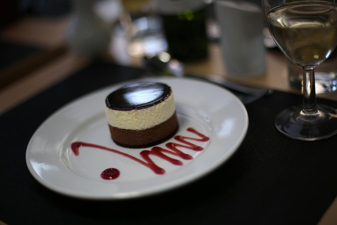 Dinner and Jazz Cruise on the River Thames - The route: Big Ben to Tower Bridge and the landmarks that matter