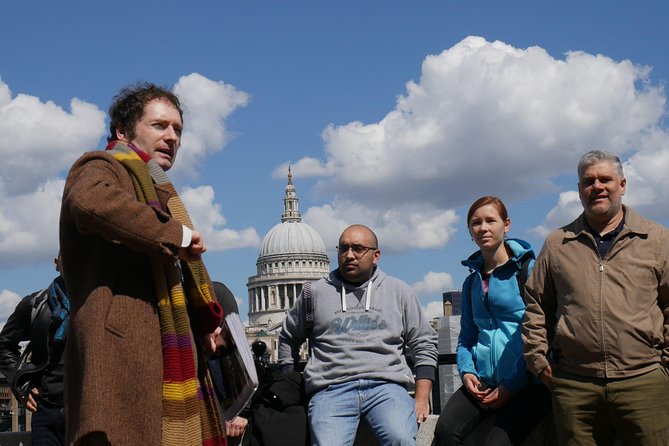 Doctor Who TV Locations Tour of London - Fictitious 10 Downing Street and Aliens of London: The Photo Stop You’ll Want to Repeat