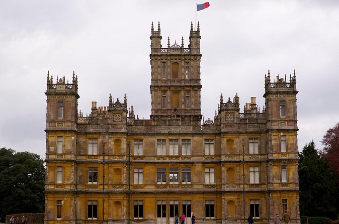 Downton Abbey and Highclere Castle Tour from London - Value for Money at About $255
