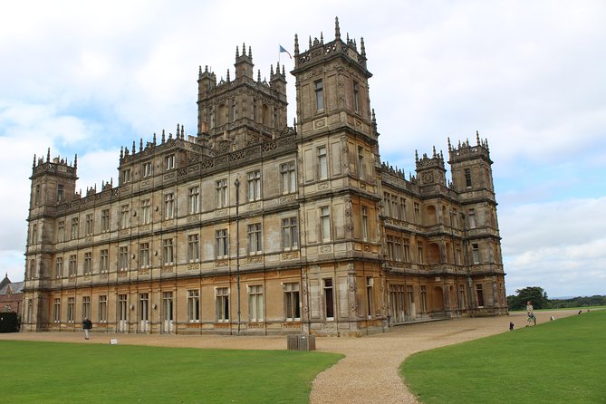 Downton Abbey and Village Small Group Tour from London - Small-group timing, and why Highclere usually feels like the main course