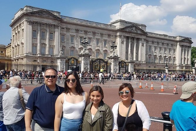 Downton Abbey London Filming Locations: Private Half-Day Tour - Your guide: the Downton Abbey fanatic factor